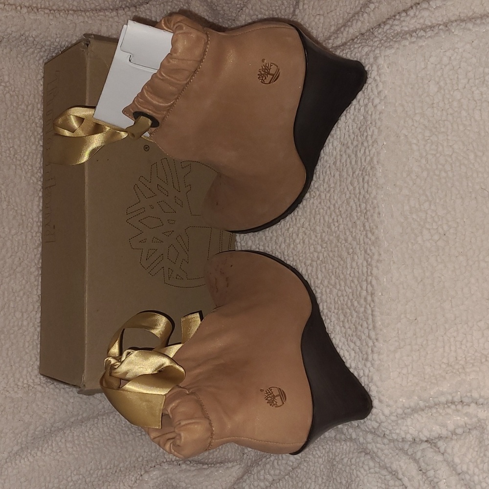 Timberland wheat booties with bows 9.5 women's wedge heels gold bows